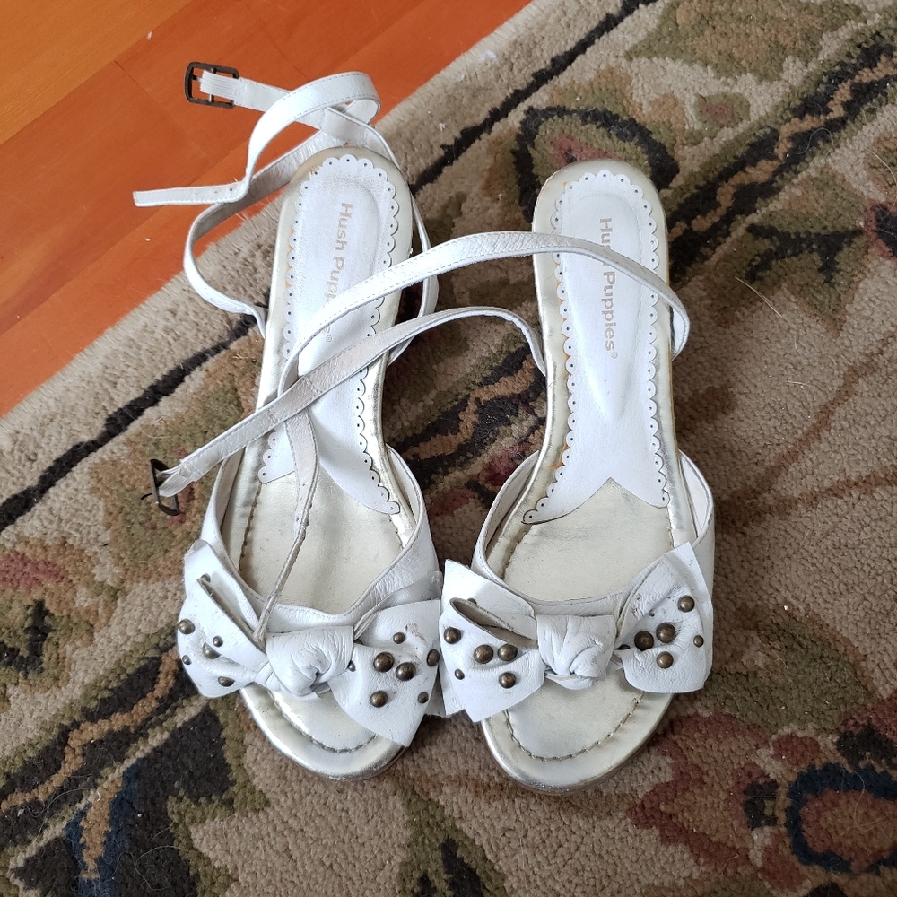 Hush Puppies White leather bow Sandals size 36